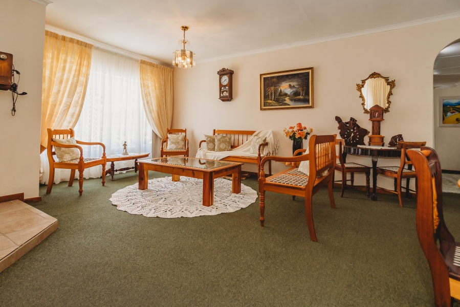 5 Bedroom Property for Sale in Denneoord Western Cape